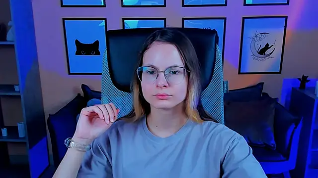 Snapshot of Carrie_Rose chatting on 10.14.25 Carrie Rose online show from 10.14.25