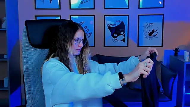 Snapshot of Carrie_Rose chatting on 10.15.25 Carrie Rose online show from 10.15.25