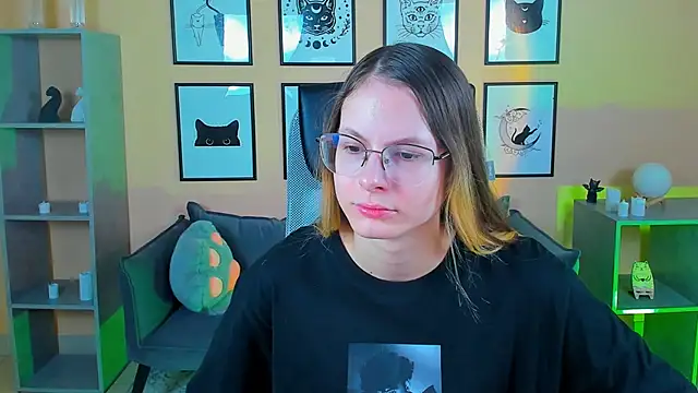 Snapshot of Carrie_Rose chatting on 10.22.25 Carrie Rose online show from 10.22.25