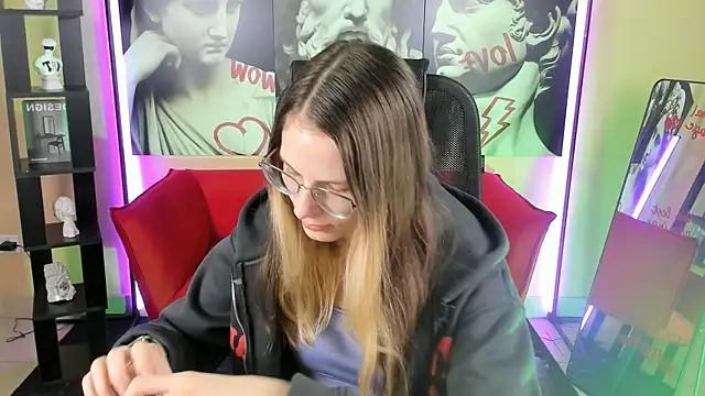 Snapshot of Carrie_Rose chatting on 10.29.25 Carrie Rose online show from 10.29.25