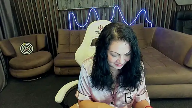 IrisMoonn online show from 09.24.25