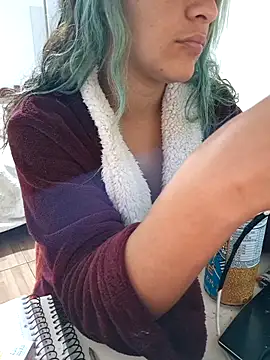 Snapshot of euahotmarii20 chatting on 10.25.25 euahotmarii20 online show from 10.25.25