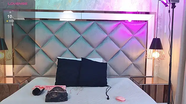 Snapshot of amy_greene chatting on 09.25.25 amy greene online show from 09.25.25