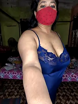 Snapshot of Smile-quien chatting on 11.30.25 Smile-quien online show from 11.30.25