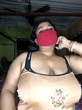 Snapshot of Smile-quien chatting on 12.04.25 Smile-quien online show from 12.04.25