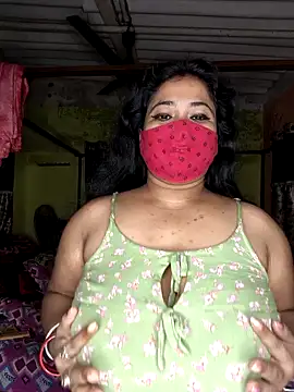 Snapshot of Smile-quien chatting on 12.05.25 Smile-quien online show from 12.05.25