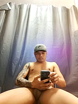 Snapshot of sessiontoyboy chatting on 11.28.25 sessiontoyboy online show from 11.28.25