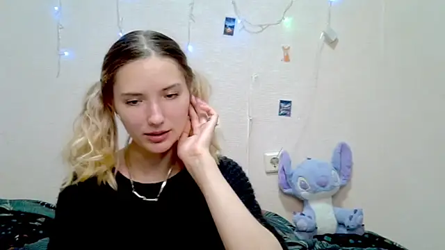  kikiclark   online show from 09.24.25