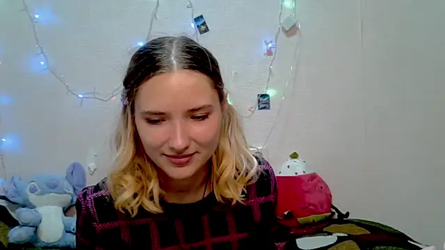  kikiclark   online show from 10.03.25