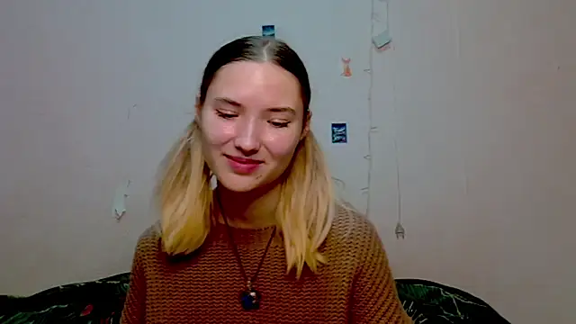  kikiclark   online show from 10.08.25