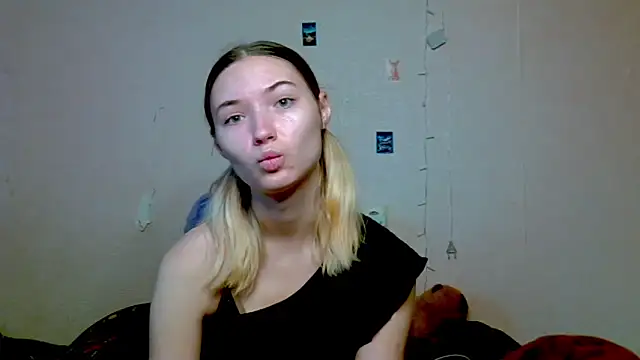  kikiclark   online show from 10.09.25