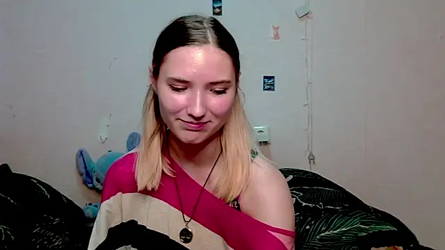  kikiclark   online show from 10.11.25