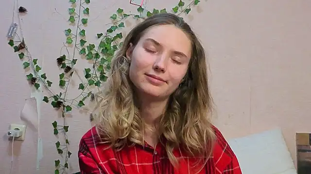  kikiclark   online show from 03.04.26