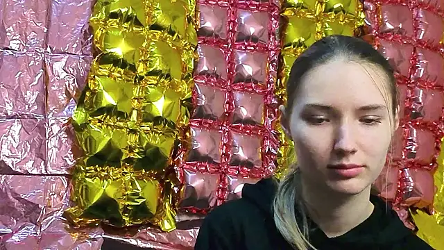  kikiclark   online show from 03.19.26