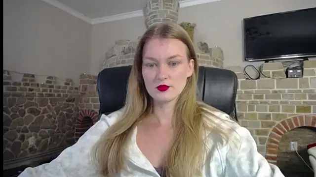 Snapshot of MysticVenus_ chatting on 09.28.25 MysticVenus online show from 09.28.25