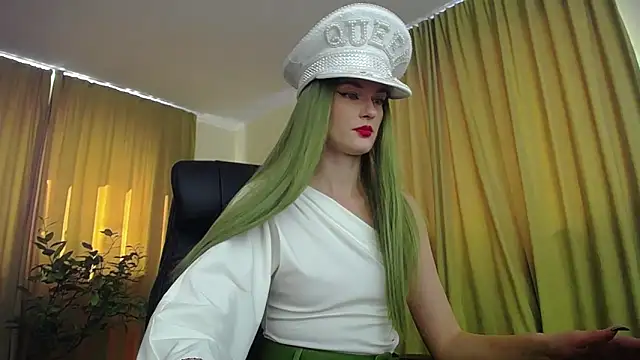 Snapshot of MysticVenus_ chatting on 10.12.25 MysticVenus online show from 10.12.25