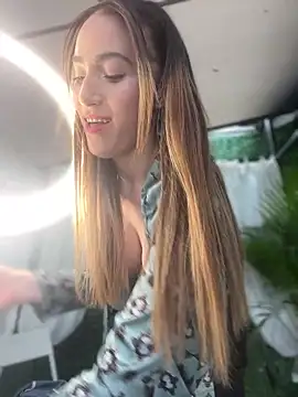 Snapshot of SweetieSinXXX chatting on 10.08.25 SweetieSinXXX online show from 10.08.25