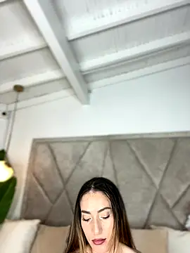 Snapshot of SweetieSinXXX chatting on 10.28.25 SweetieSinXXX online show from 10.28.25