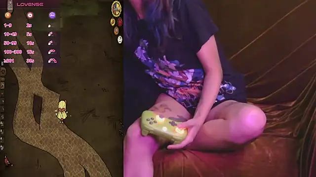 Snapshot of mmmminaDarling chatting on 04.15.26 mmmminaDarling online show from 04.15.26