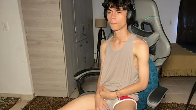 Snapshot of OopsAgain_ chatting on 01.13.26 OopsAgain online show from 01.13.26