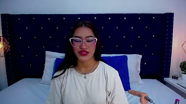 Snapshot of miss_aris chatting on 11.12.25 miss aris online show from 11.12.25