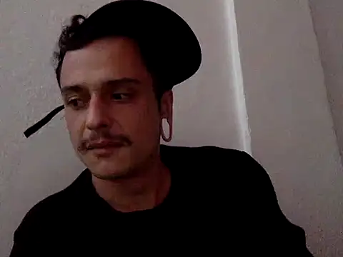 Snapshot of chrisalmeid_ chatting on 09.24.25 chrisalmeid  online show from 09.24.25