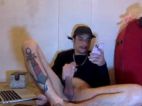 Snapshot of chrisalmeid_ chatting on 10.09.25 chrisalmeid  online show from 10.09.25