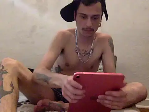 Snapshot of chrisalmeid_ chatting on 10.13.25 chrisalmeid  online show from 10.13.25