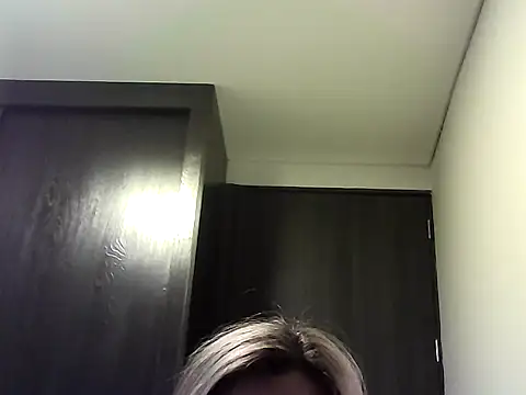 Snapshot of Valery__Rouse_ chatting on 10.05.25 Valery Rouse online show from 10.05.25