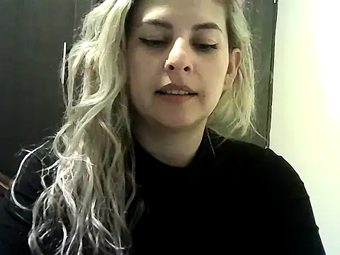 Snapshot of Valery__Rouse_ chatting on 10.26.25 Valery Rouse online show from 10.26.25