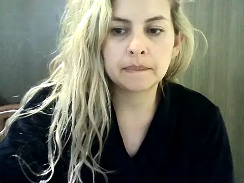 Snapshot of Valery__Rouse_ chatting on 10.26.25 Valery Rouse online show from 10.26.25