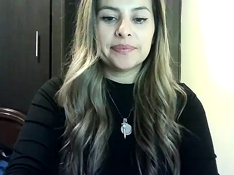 Snapshot of Valery__Rouse_ chatting on 02.01.26 Valery Rouse online show from 02.01.26