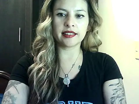 Snapshot of Valery__Rouse_ chatting on 03.22.26 Valery Rouse online show from 03.22.26