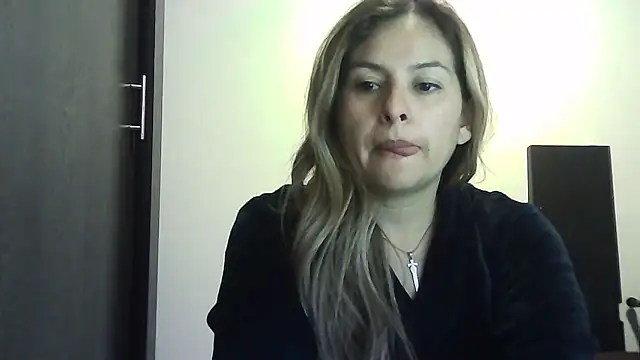 Snapshot of Valery__Rouse_ chatting on 03.27.26 Valery Rouse online show from 03.27.26