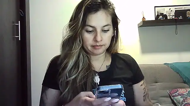 Snapshot of Valery__Rouse_ chatting on 06.19.26 Valery Rouse online show from 06.19.26
