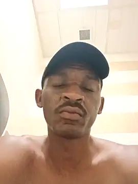 Snapshot of CaramelBrownBBC14 chatting on 09.09.25 CaramelBrownBBC14 online show from 09.09.25