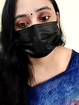 Snapshot of Monica_cams chatting on 10.28.25 Monica cams online show from 10.28.25