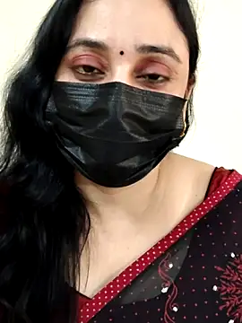 Snapshot of Monica_cams chatting on 10.28.25 Monica cams online show from 10.28.25