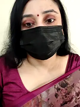 Snapshot of Monica_cams chatting on 12.18.25 Monica cams online show from 12.18.25