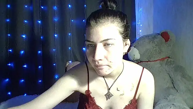 Snapshot of Nancy_Luna chatting on 10.21.25 Nancy Luna online show from 10.21.25