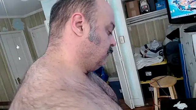 Snapshot of bullmusclejoe chatting on 12.03.25 bullmusclejoe online show from 12.03.25