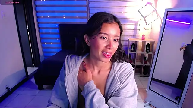  Mia Evans 1 online show from 10.22.25