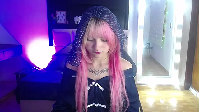 Snapshot of _Charlotte_Collins_ chatting on 06.22.26 Charlotte Collins online show from 06.22.26