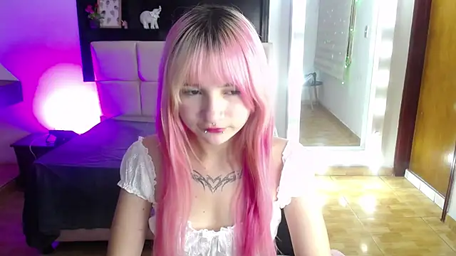 Snapshot of _Charlotte_Collins_ chatting on 06.23.26 Charlotte Collins online show from 06.23.26