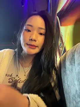 Snapshot of LylyBaby1888 chatting on 01.05.26 LylyBaby1888 online show from 01.05.26