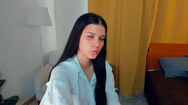 JoCauterucci online show from 11.08.25