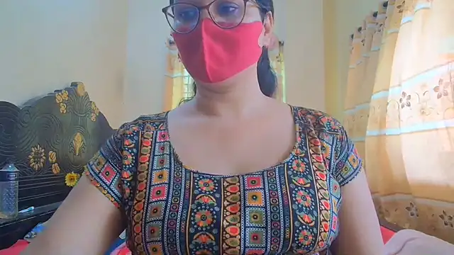 Snapshot of Elena_cruz5 chatting on 06.18.26 Elena cruz5 online show from 06.18.26