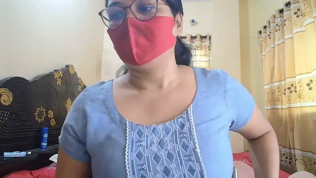 Snapshot of Elena_cruz5 chatting on 07.01.26 Elena cruz5 online show from 07.01.26