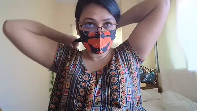 Snapshot of Elena_cruz5 chatting on 08.01.26 Elena cruz5 online show from 08.01.26