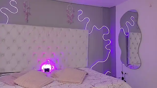 Emma visconti online show from 11.26.25